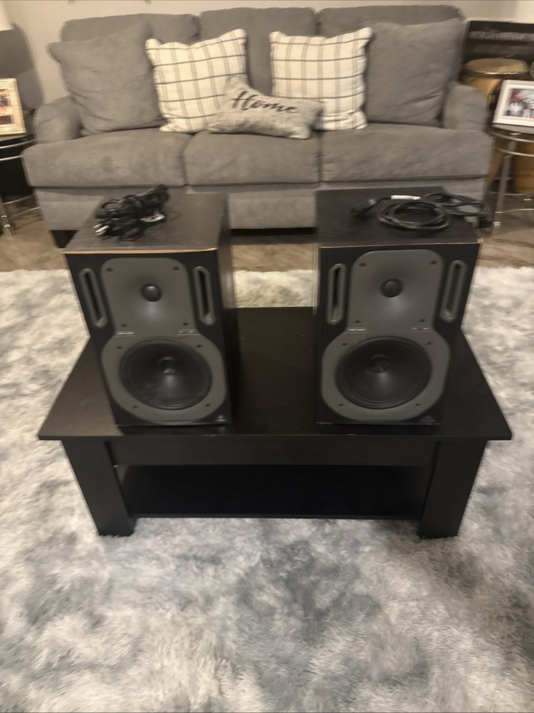 2x Behringer B2031A Truth Aktive Studiomonitore / Active Studio Speakers