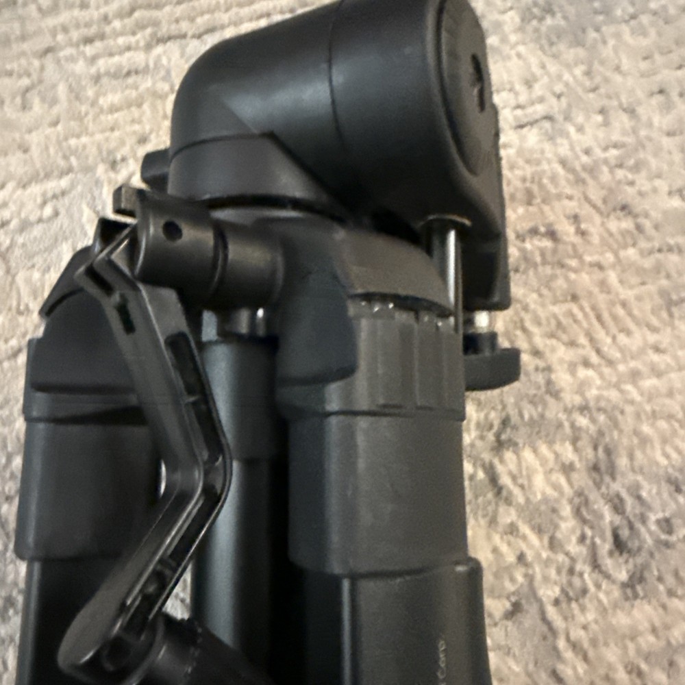 Bosch BT150 Compact Tripod with Extendable Height