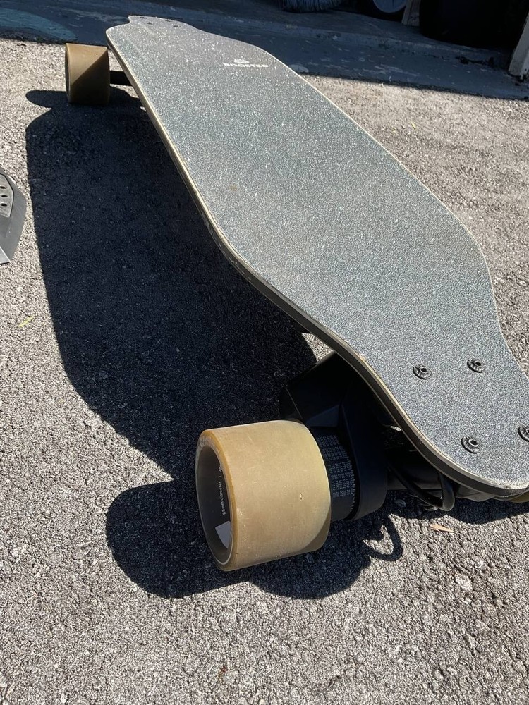 Boosted board ( used) dead battery + no remote