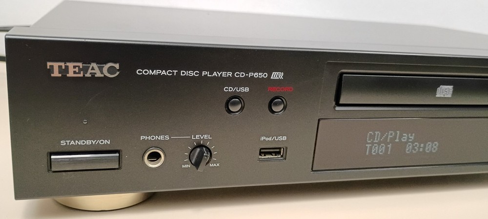 Teac CD-P650 Home Audio Compact Disc CD USB MP3 Player No Remote. ISSUES READ