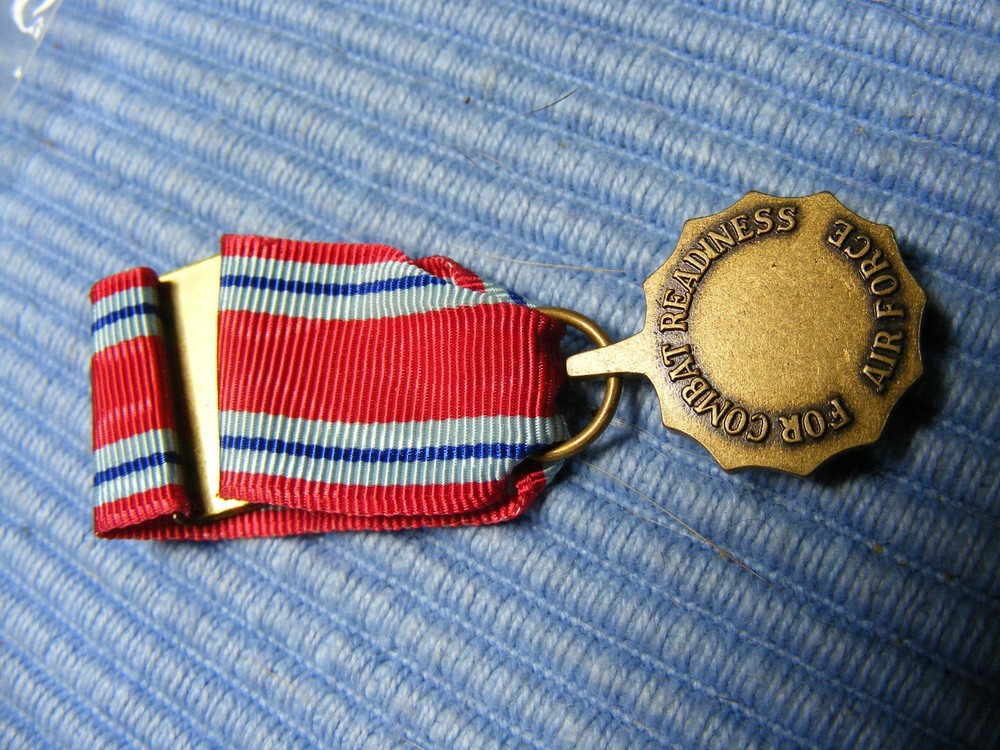 AIR FORCE COMBAT READINESS MEDAL