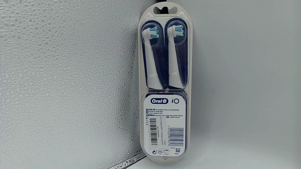 Oral-B IO Ultimate Clean Replacement Brush Head White