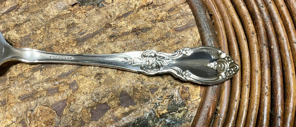 ONEIDA 'LOUISIANA' COMMUNITY STAINLESS GLOSS DINNER FORK SET