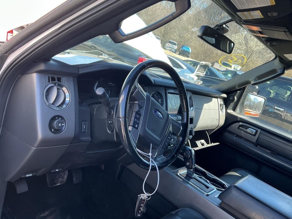 EXPEDITON 2017 Glove Box 4971066