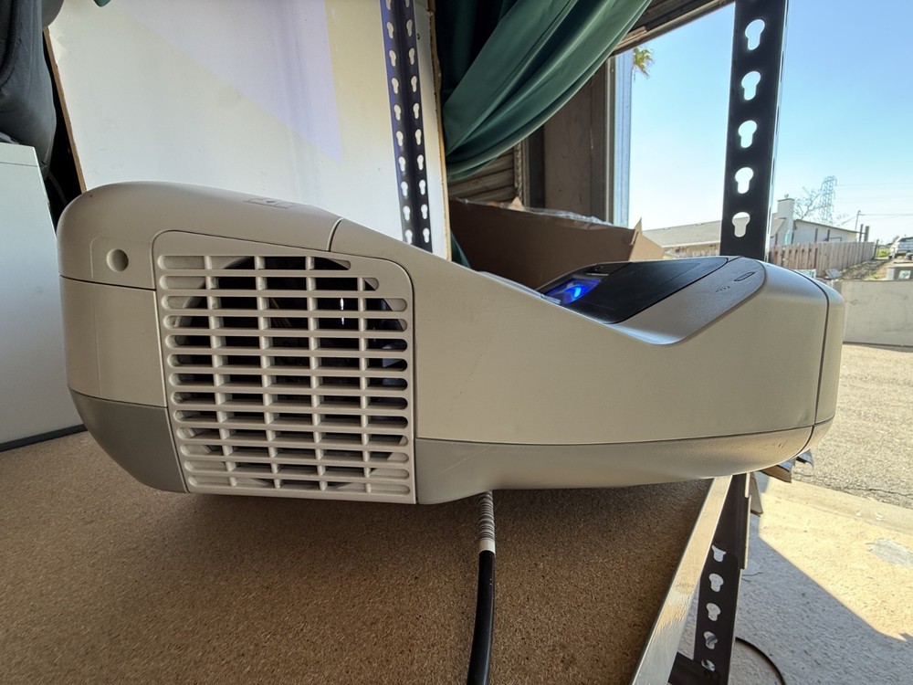 Epson LCD Projector Powerlite 575W Model H603A