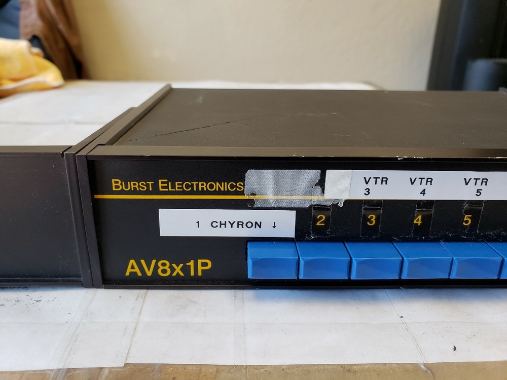 Burst Electronics Audio/Video switc,  model AV8x1P Missing one button, WORKS!!