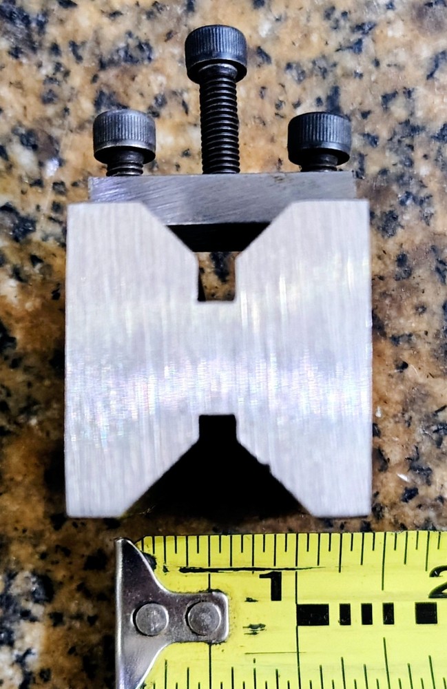 🗽 VINTAGE MINI 2" V BLOCK WITH CLAMP