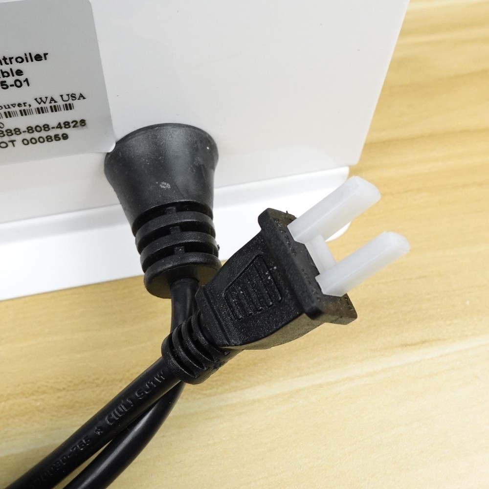 Titan Controls Helios 4 - 4 Light Controller w/ Trigger Cord Open Box / No Box