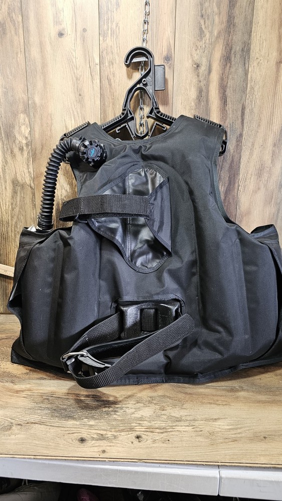 New Seaquest BCD Vest Diving Size Large