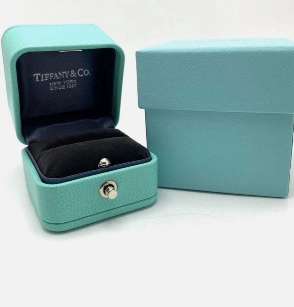 100% Authentic Tiffany & Co Engagement Ring Box + Outer Box+Ribbon