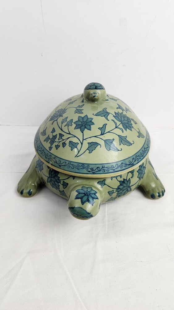 Bombay Turtle Shaped Porcelain Box - Green