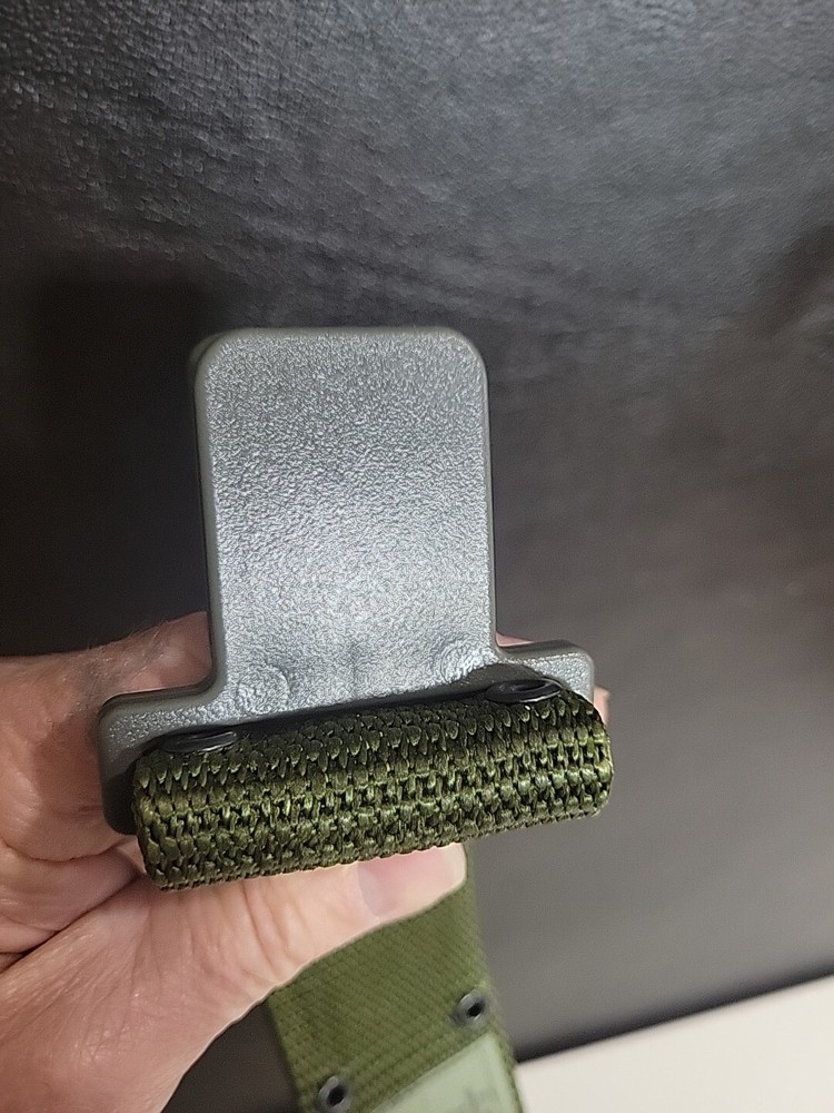 MILITARY GREEN US COMBAT ADJUSTABLE BELT - SIZE LARGE