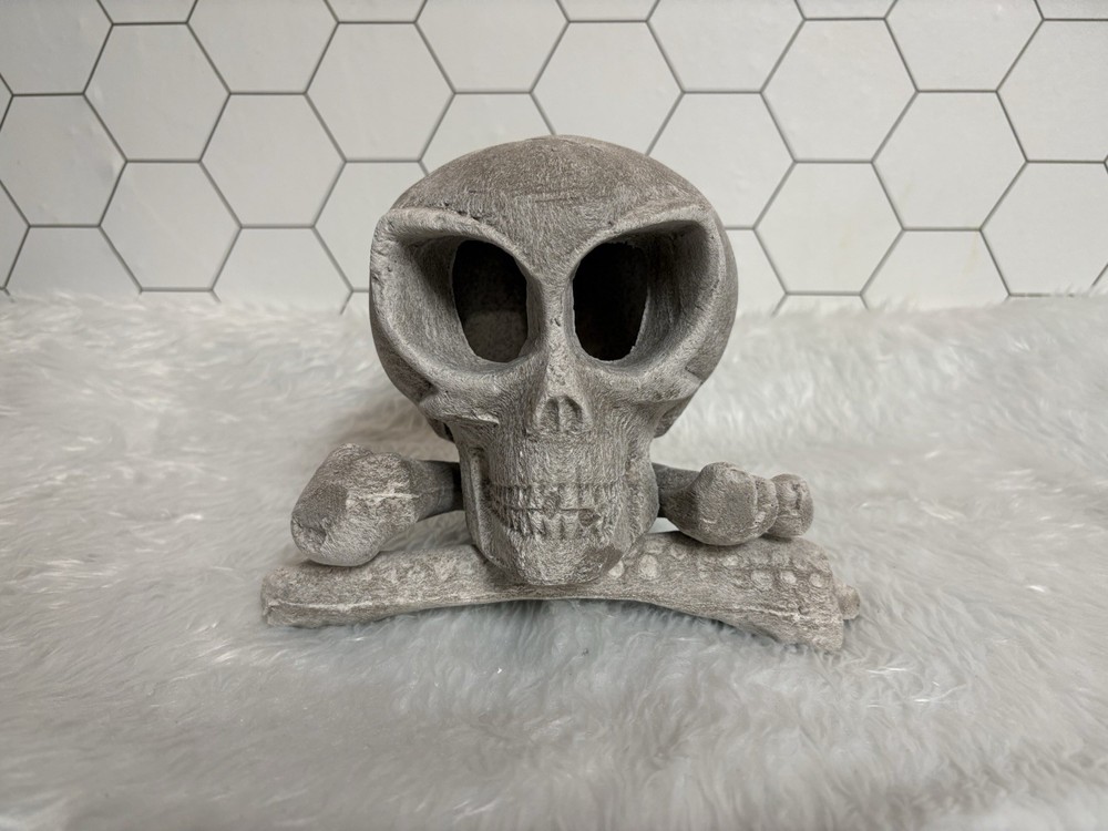Mr Gas Log Alien Ceramic Skull 4 Pc Set