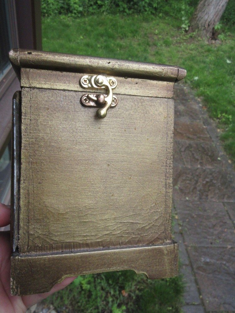 musical chest indoor planter