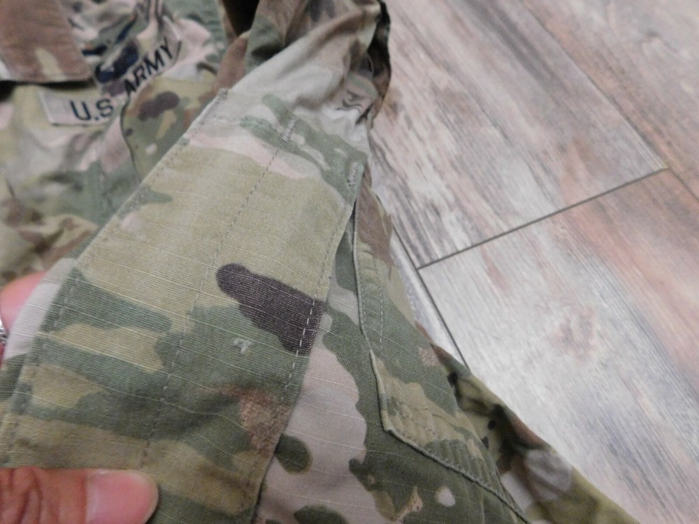 US ARMY OCP COAT SZ SMALL - SHORT