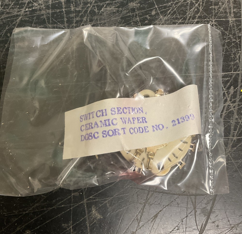 Box of 10 Ceramic Wafer Switch Section DGSC Sort Code 21399