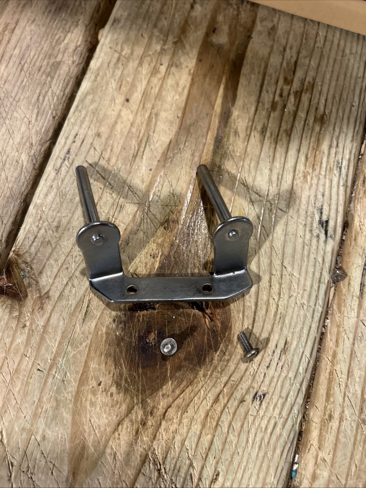 White Majestic 1240 Sewing Machine Thread Spool Holder & Screws