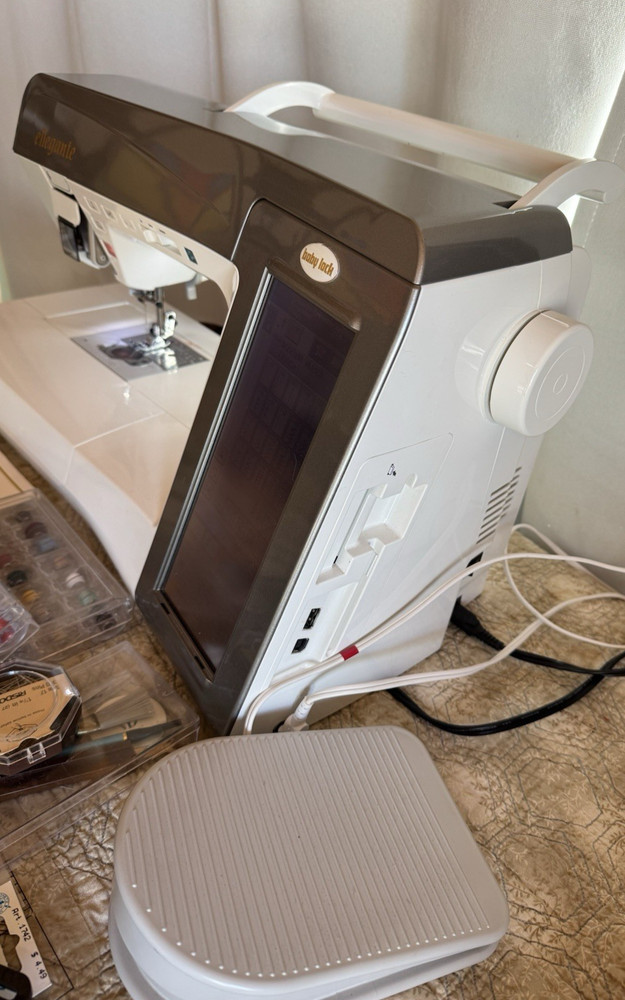 Baby Lock Ellegante (BLG) Computerized Sewing & Embroidery Machine GREAT COND