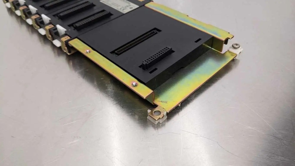 Omron CS1W-BC053 Base Unit