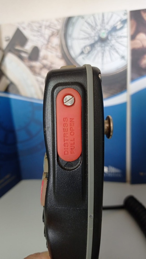 standard horizon vhf handheld RAM+
