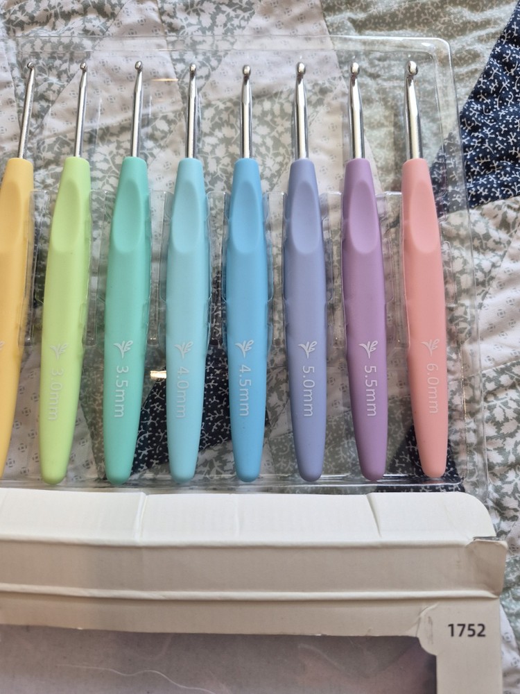 Crochet Hooks Set