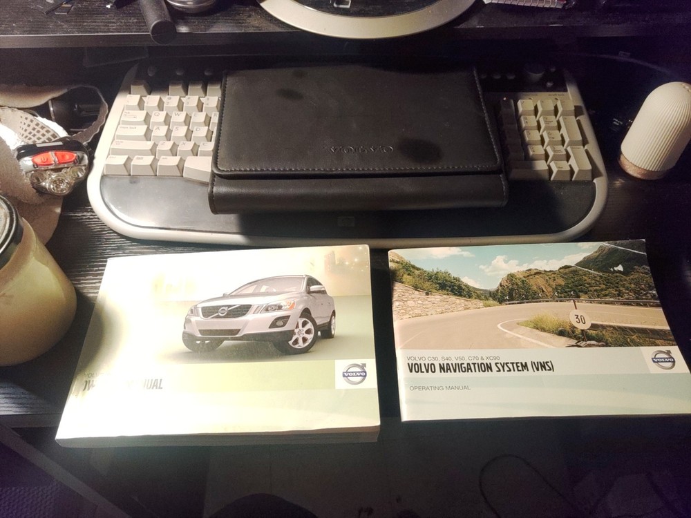 2012 Volvo XC60 OEM Owners & Navigation Manual With Case