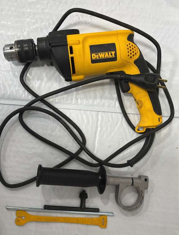 DEWALT DW511 1/2" VSR Single Speed Corded Hammerdrill - SCRATCHED
