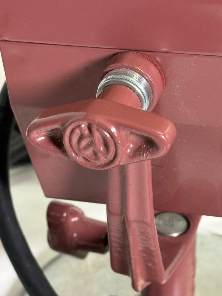 Mole Richardson Tiny-Mole light & round floor stand