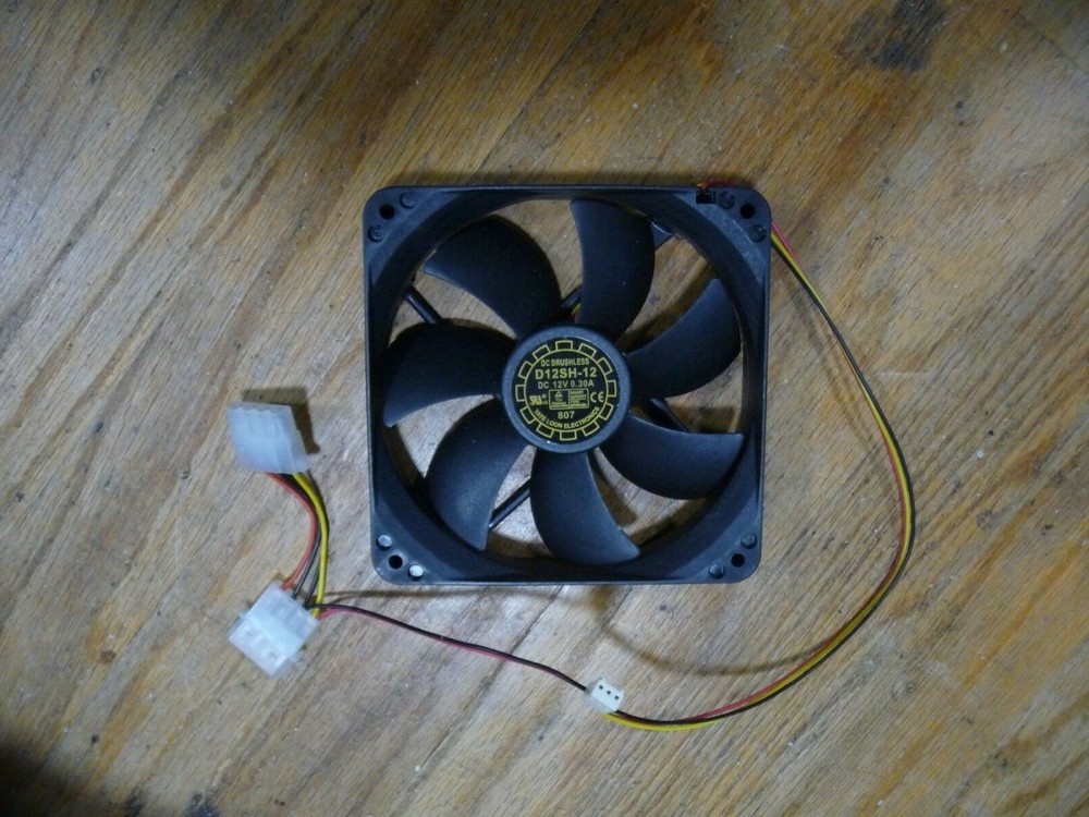 Yate Loon DC brushless D12SH-12 cooling fan
