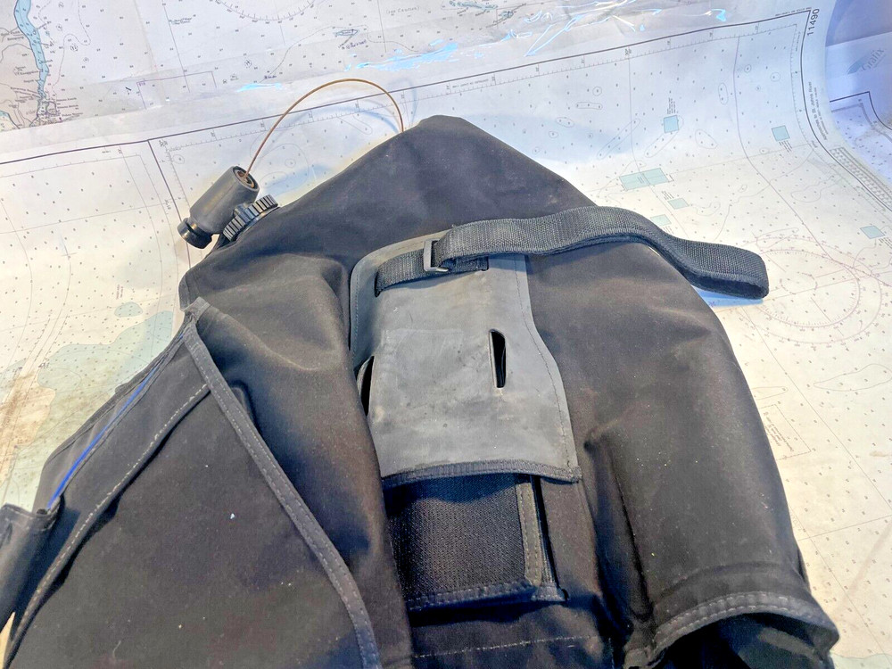 OCEANING "Ocean Sport" Size: Medium BCD (Older Model)