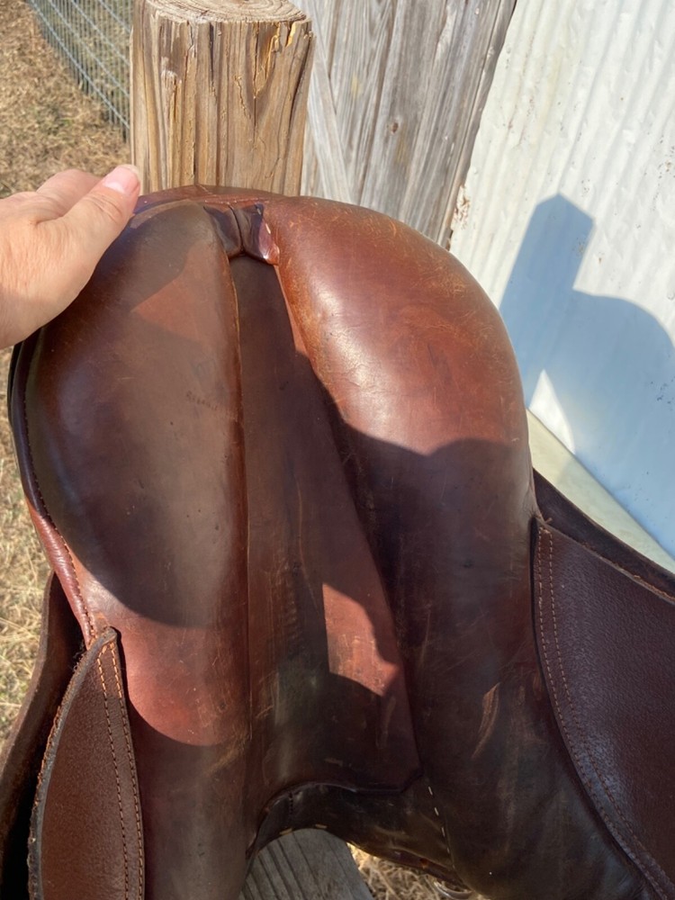 Cortina English Saddle 16”