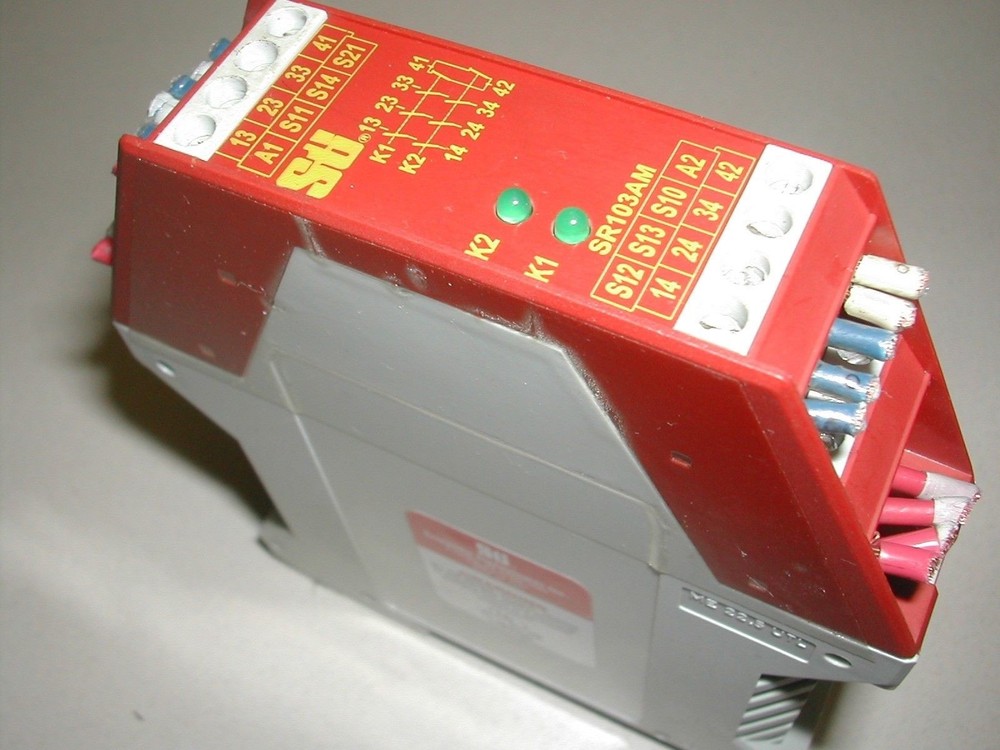 STI Solid State Relay SR103AM02 Used  D2