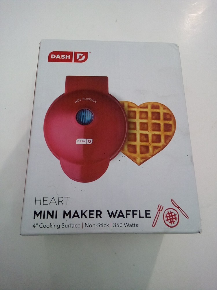 RED HEART SHAPE DASH MINI WAFFLE MAKER NEW IN BOX