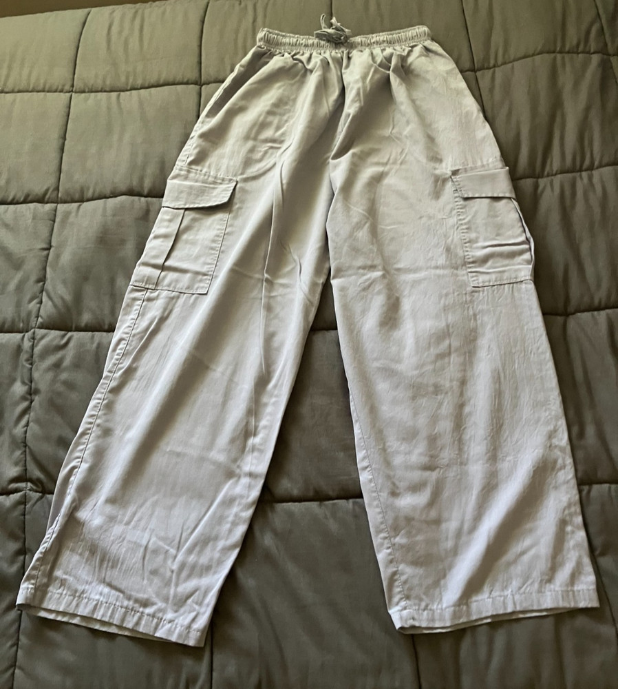 Women’s Scrub Uniform Pocket Cargo Pants & Top light Gray