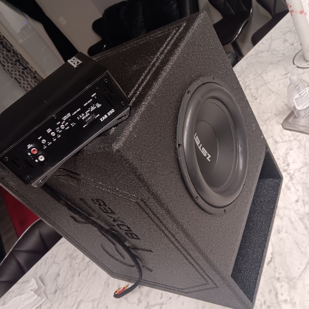 car audio speakers and amplifier