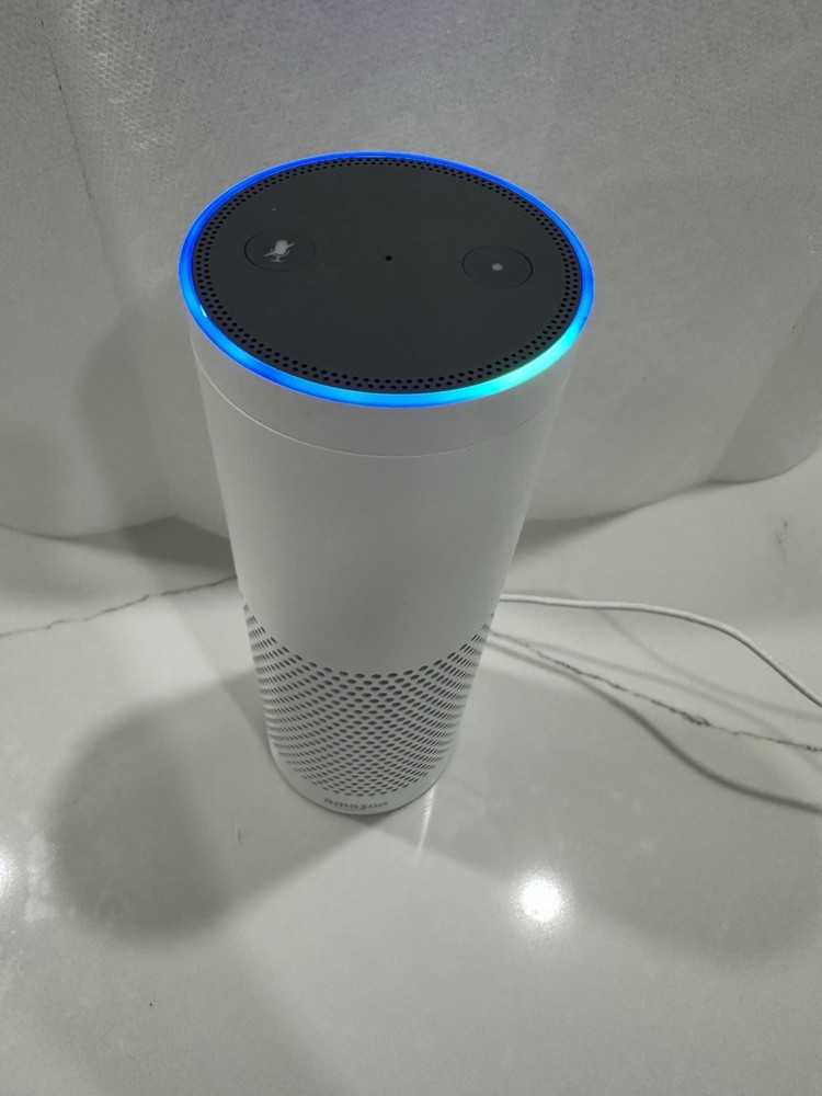 Amazon Echo Personal Assistant Bluetooth with Alexa Voice Control White TESTED