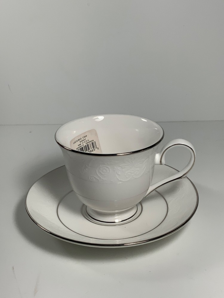 Lenox Artemis 7 Piece Platinum Rim Place Setting with Box