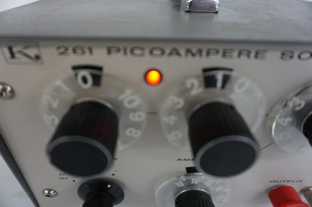 KEITHLEY INSTRUMENTS 261 PICOAMPERE SOURCE (BFR11)