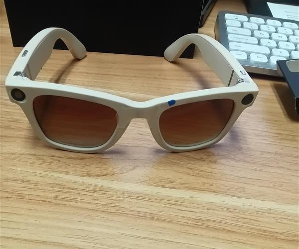 Parameters smart glasses model e03S