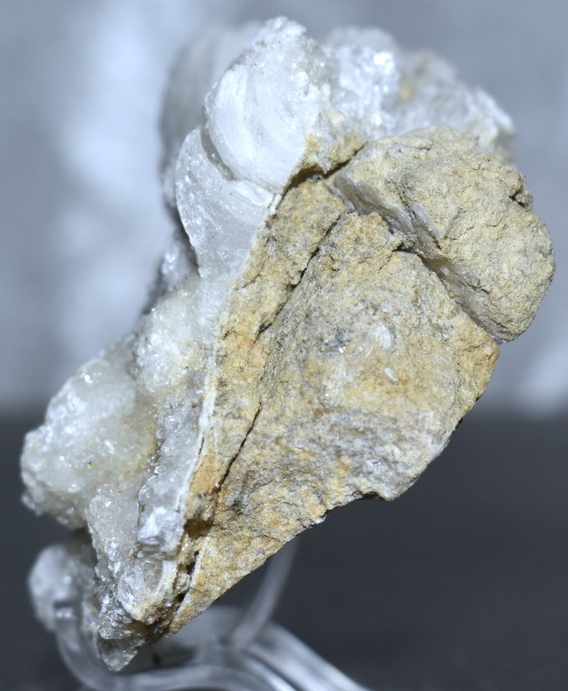 Beautiful Calcite Crystal Cluster Specimen 3.7"/208 Grams