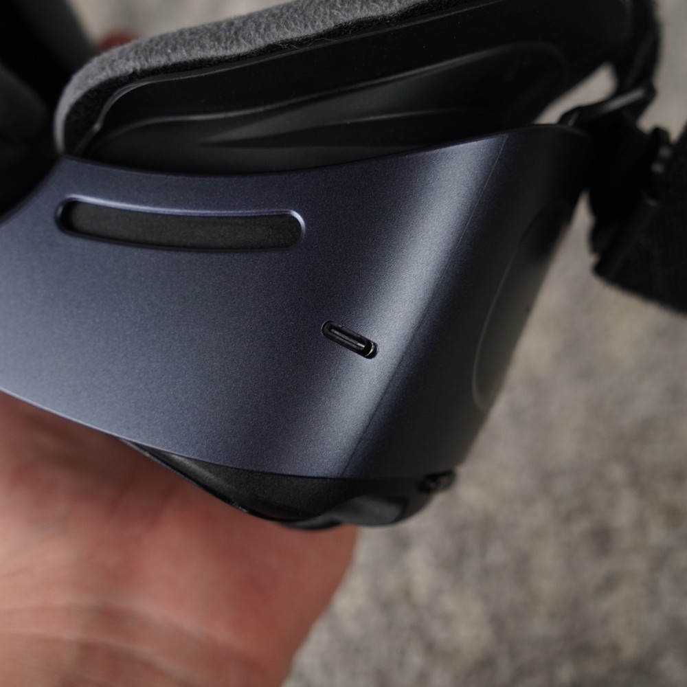 Samsung Gear VR SM-R324 With Controller VR Powered By Oculus