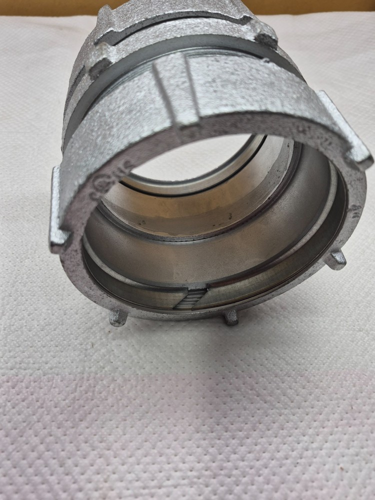 SOUTHWIRE MNT-2769, 4" Rigid/IMC Threadless Compression Conduit Coupling