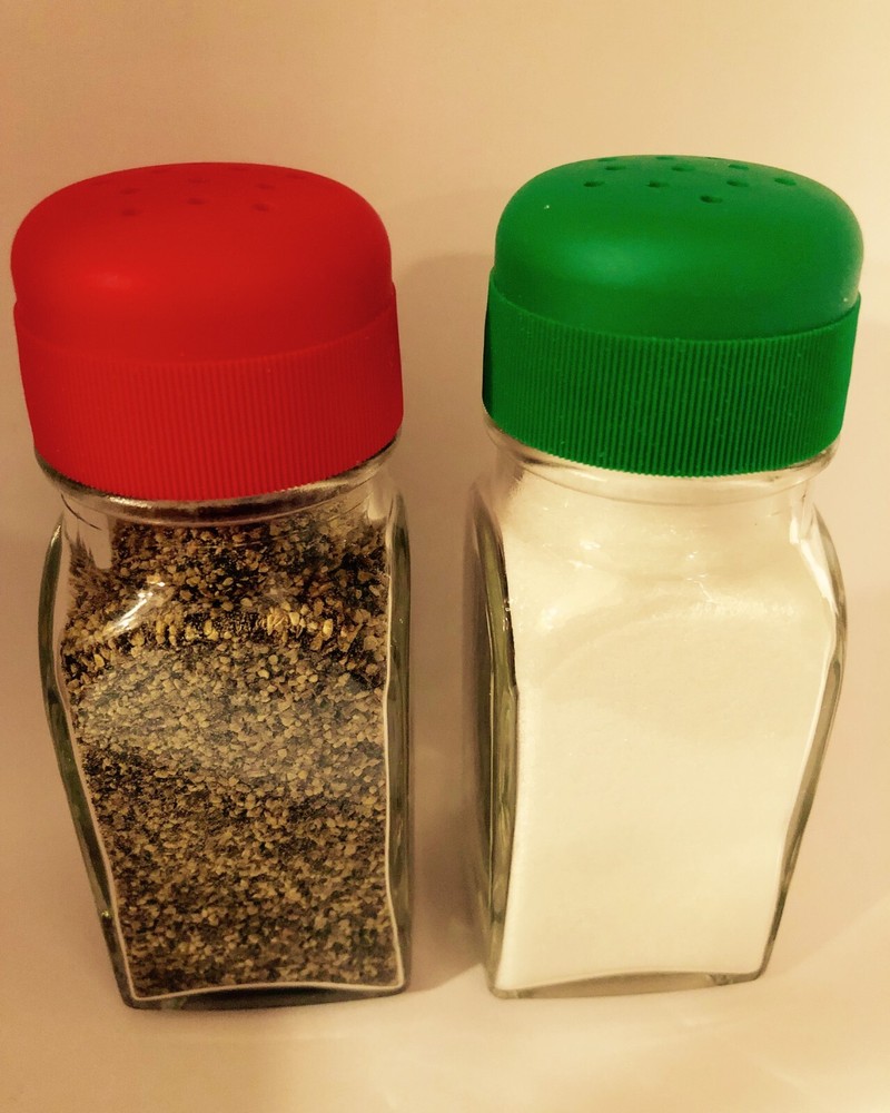 Salt or Pepper Shaker Replacement Plastic Top ( 12 Count )