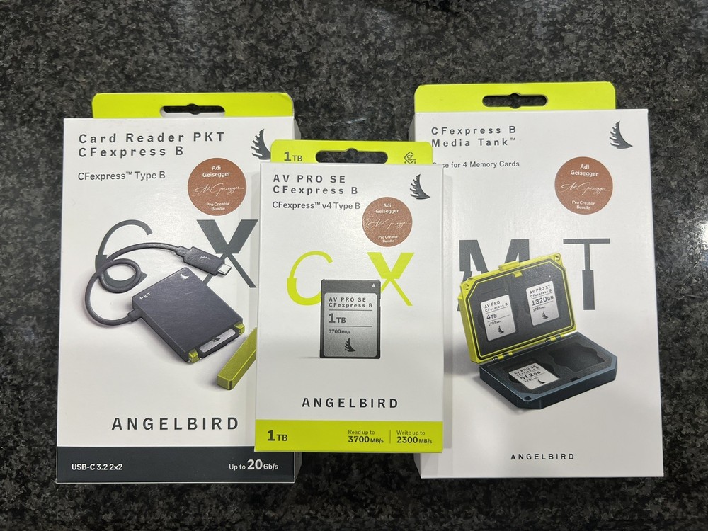Angelbird 1TB CFexpress V4 Type B - Tank Holder - Reader BUNDLE