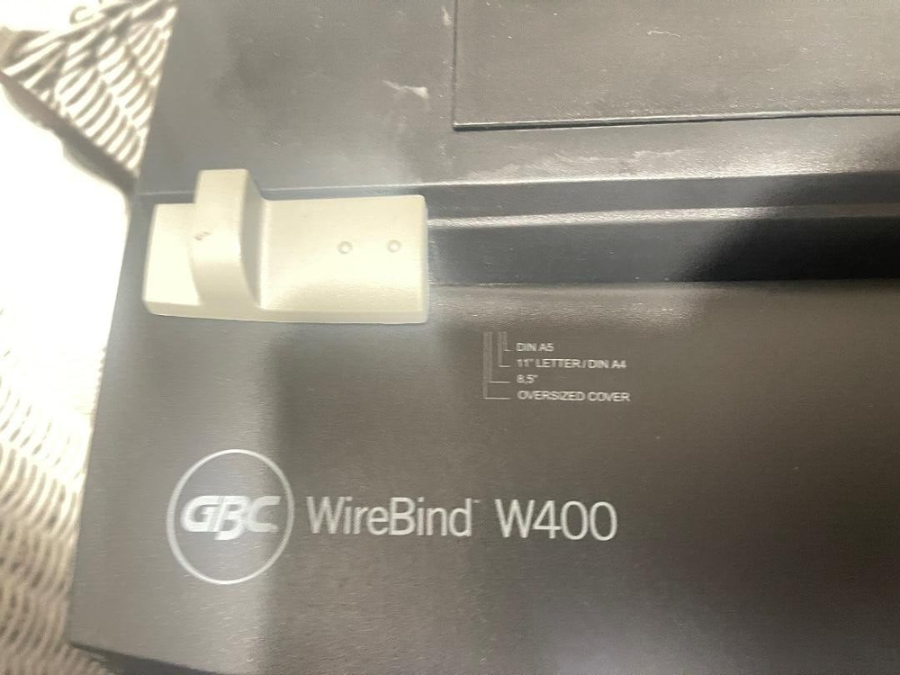 GBC Wirebind W400 Book Binding Machine (DR)