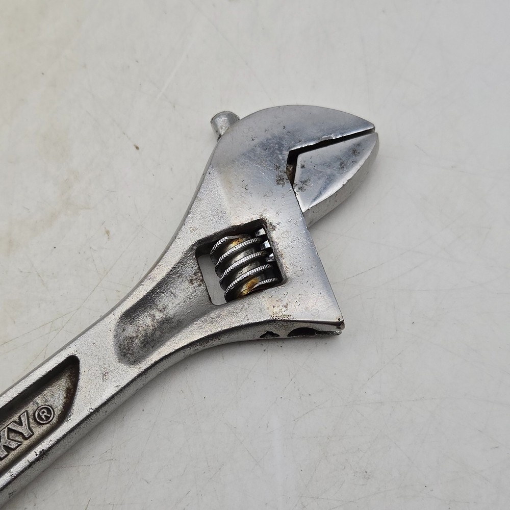 Husky 8" 200mm Steel Adjustable Wrench