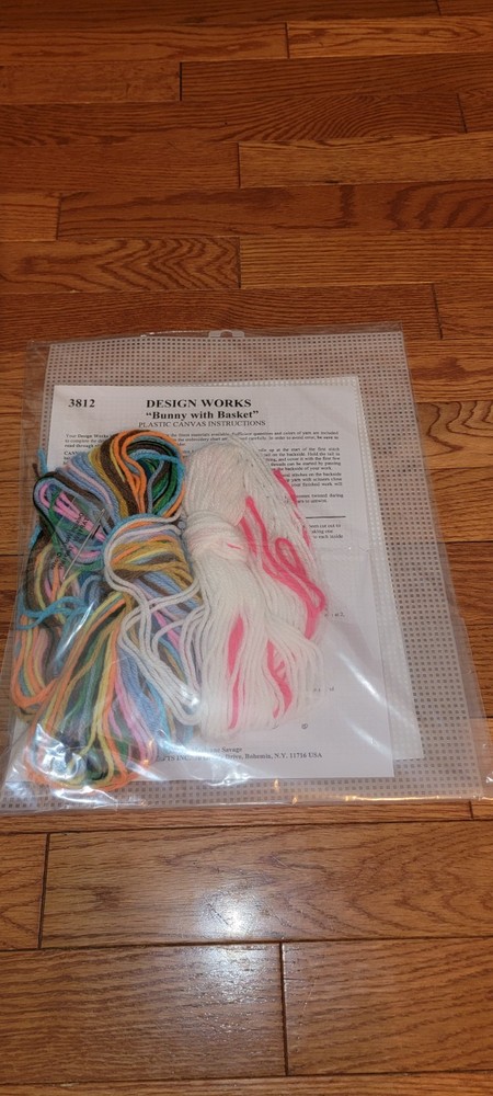 BUNNY WITH BASKET - DESIGN WORKS PLASTIC CAVAS KIT