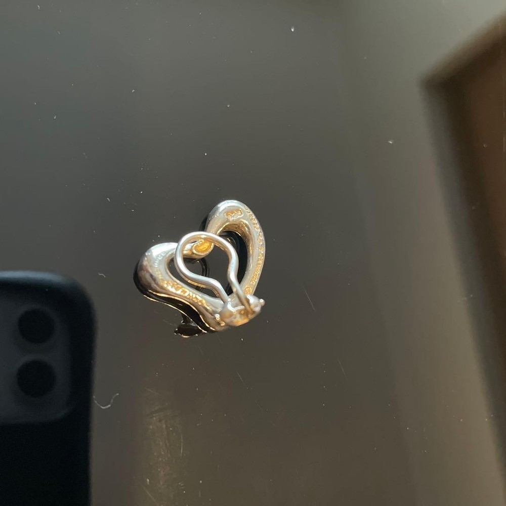 TIFFANY earring, single earring, heart design.