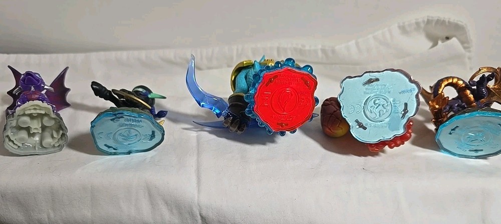 lot of skylanders 5 figures