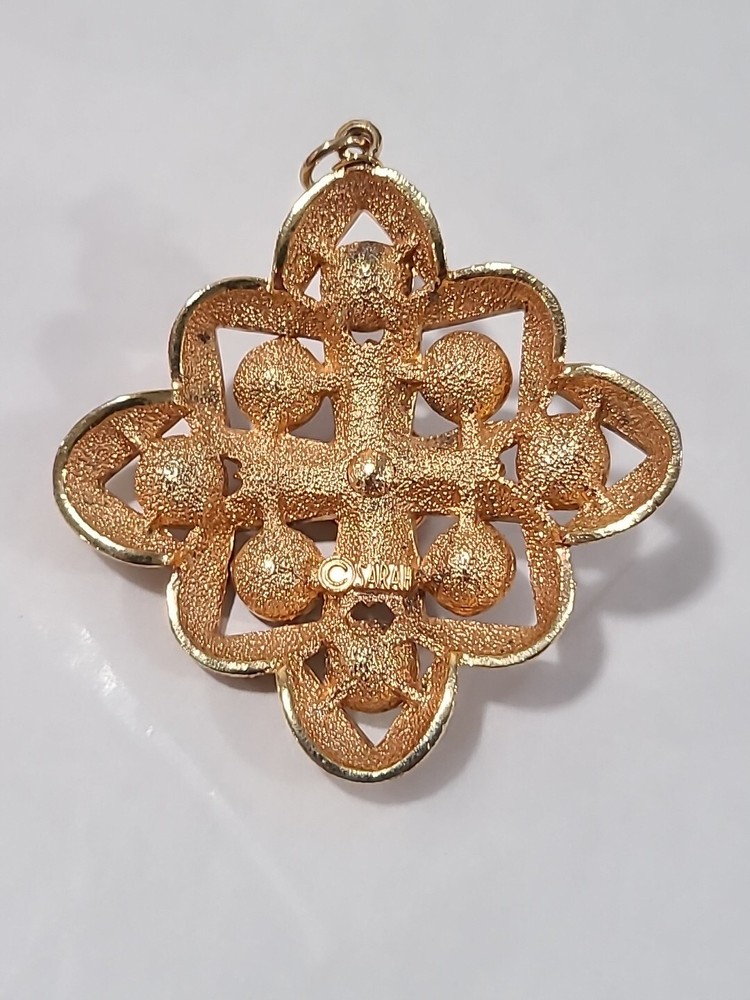 Vintage Sarah Coventry Pendant